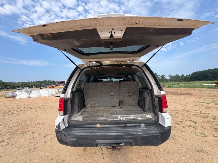 2005-ford-expedition-image-24