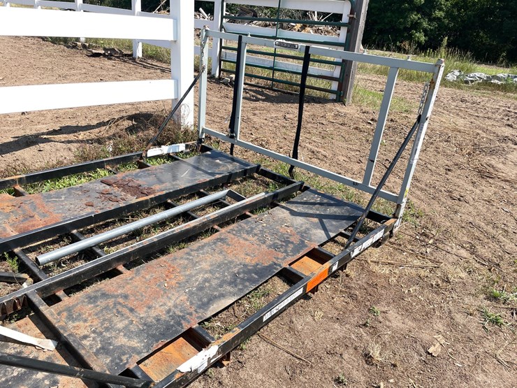 #7968-•-metal-shipping-frame-with-sides-and-fork-pockets-image-9