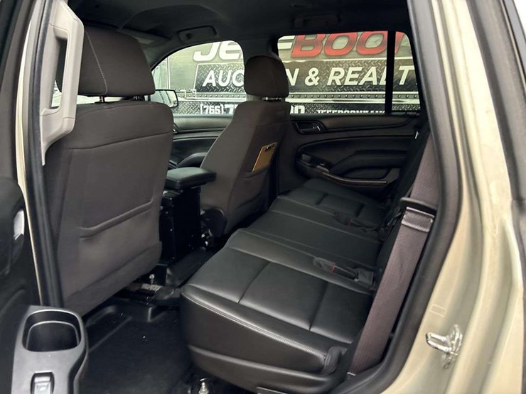 2016-chevrolet-tahoe-image-15
