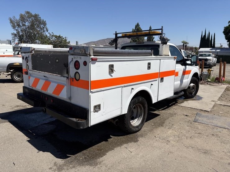 2014-ford-f350-image-3