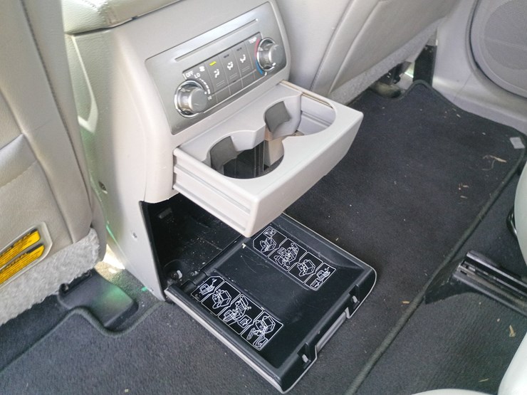 2012-toyota-highlander-image-57