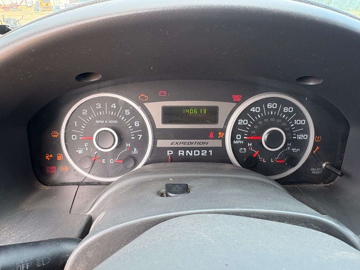 2005-ford-expedition-image-15