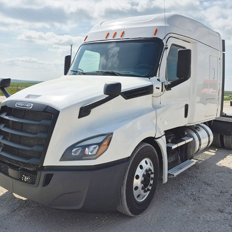2020 FREIGHTLINER CASCADIA 126