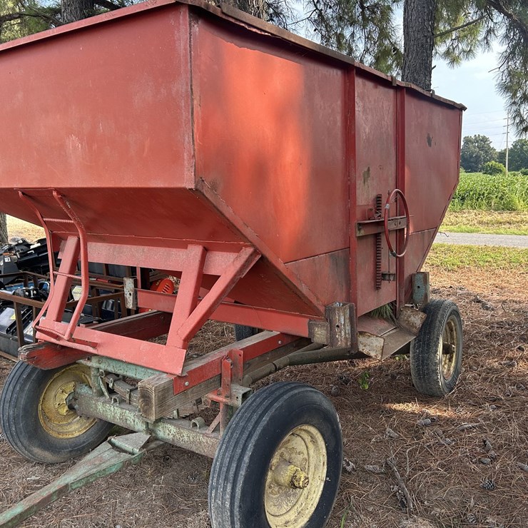 Gravity Flow Wagon