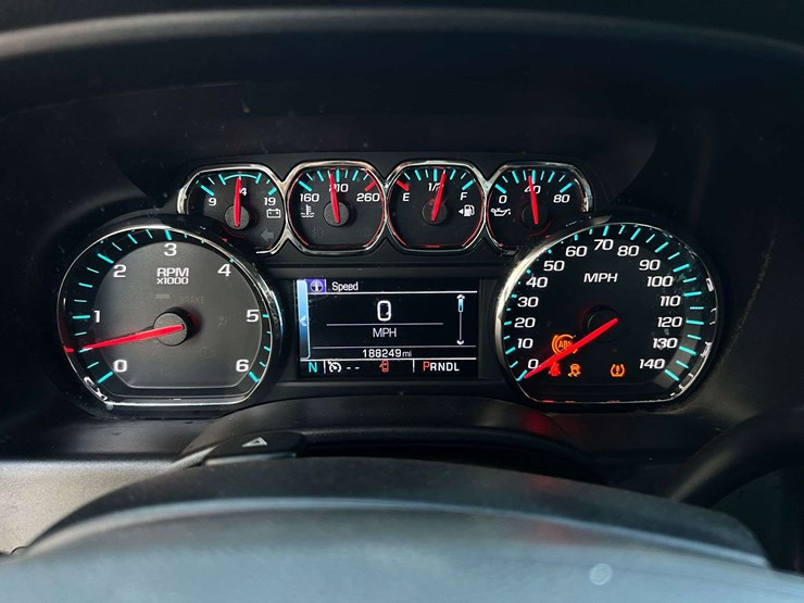 2017-chevrolet-silverado-1500-image-32