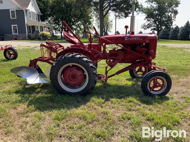 mccormick-farmall-a-2wd-tractor-w/plow-no.-87-image-4