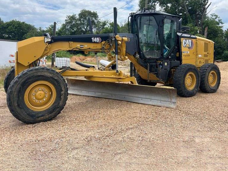 2020-caterpillar-140-image-1