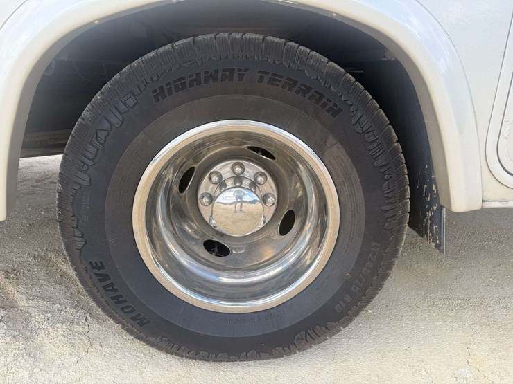 2007-chevrolet-express-"chateau"-(72,384-miles)-image-9