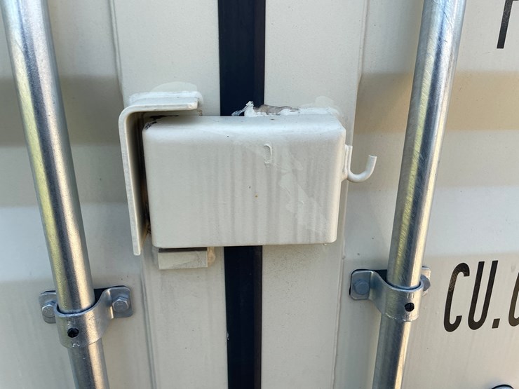 #404-•-20'-shipping-container-image-9