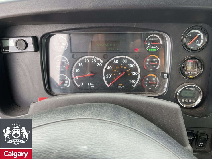 2016-freightliner-114sd-image-15