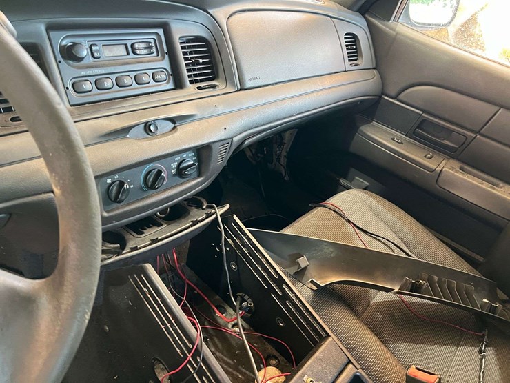 2003-ford-crown-vic-(188,503-miles)-image-31