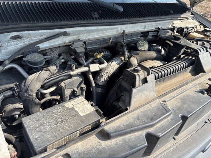 2006-ford-e350-image-12