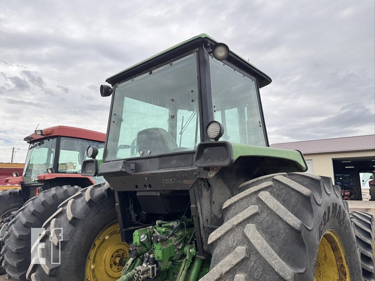 1990-john-deere-4455-image-8