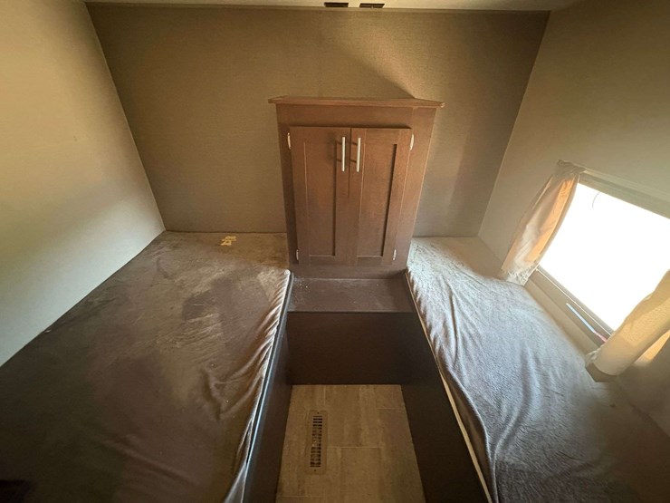 2018-sportsmen-le-32'-bumper-pull-camper-image-30