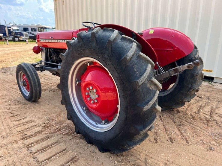 massey-ferguson-135-image-2