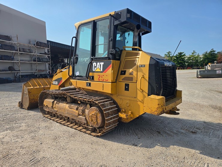caterpillar-953d-image-13