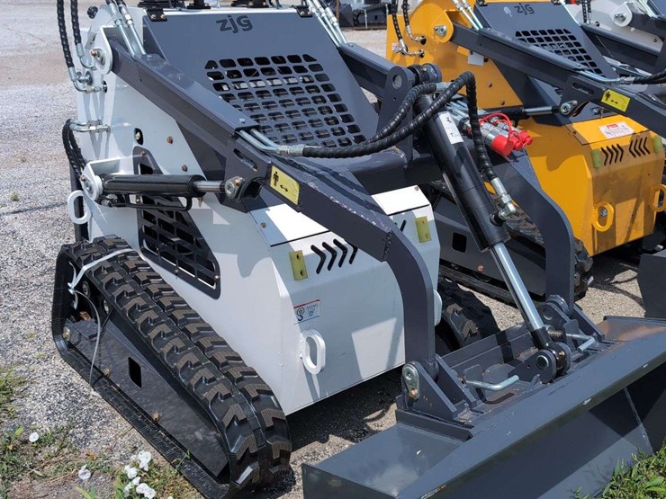 zjg-mini-skid-steer-loader-zj-380-(white)---15hp-image-1