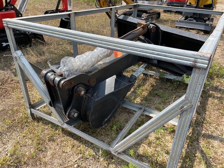 #9764-•-jct-universal-mount-excavator-arm-attachment-image-2