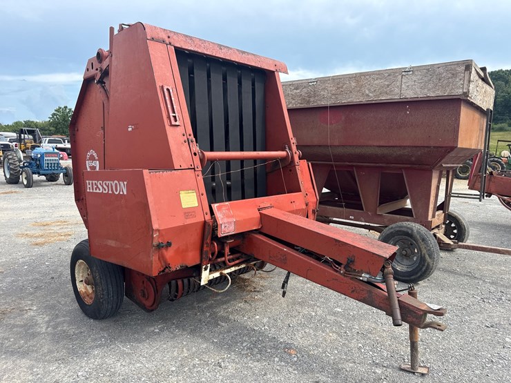 hesston-5540-image-3
