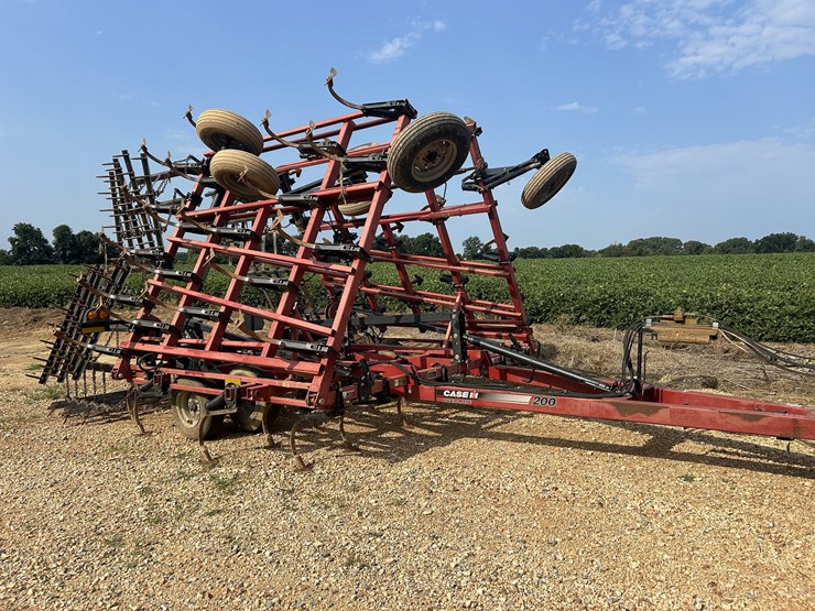 case-tigermate-200-field-cultivator-image-1