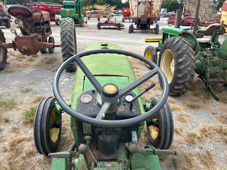 john-deere-820-image-10
