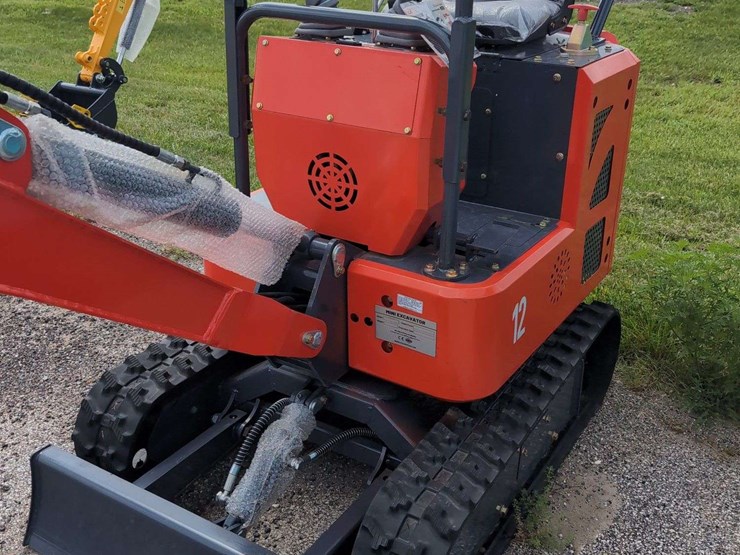 zjg-mini-excavator-zj-12-(red)-image-3