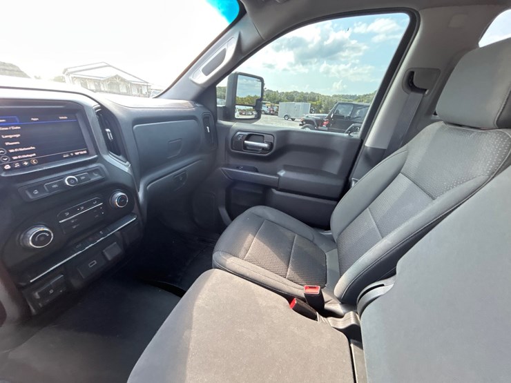 2020-chevrolet-1500-image-11