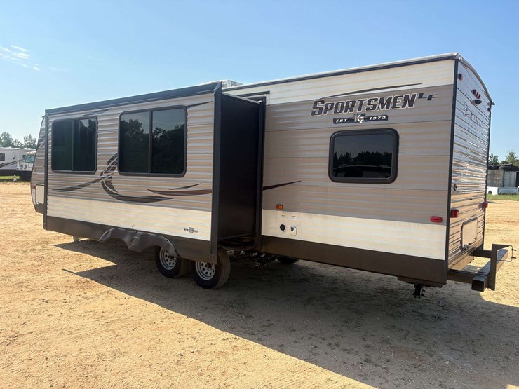 2018-sportsmen-le-32'-bumper-pull-camper-image-2