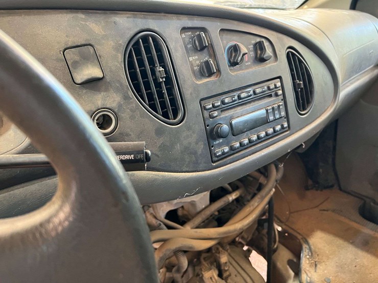 2006-ford-e150-image-23