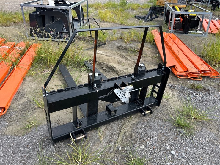 #39-•-3pt-pallet-forks-image-2