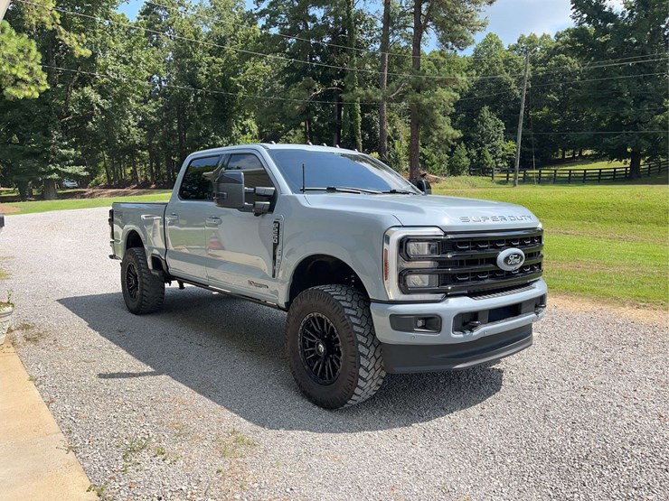 2024-ford-f250-image-3