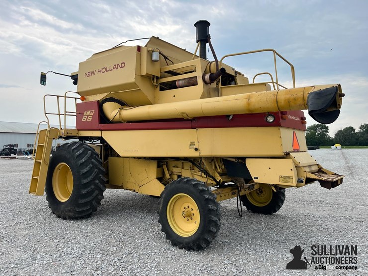 new-holland-tr86-image-7