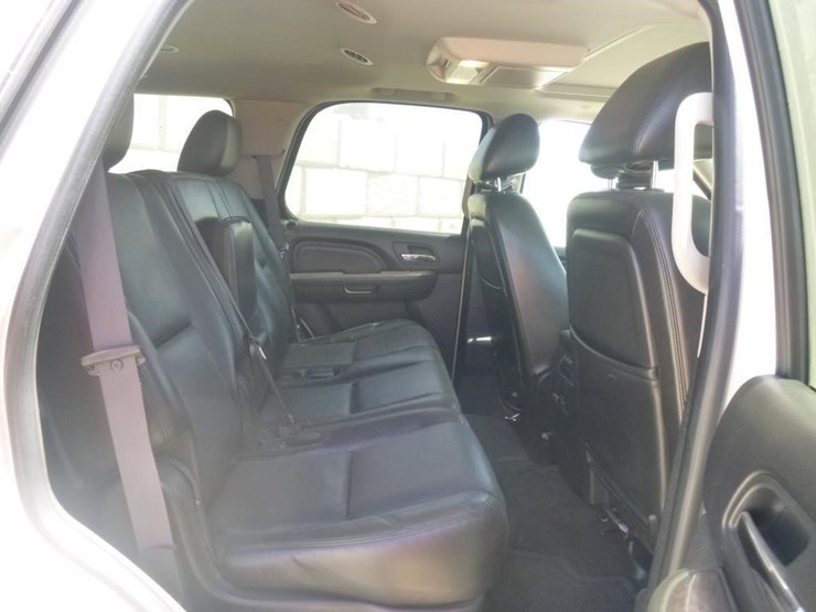 2011-gmc-yukon-denali-image-21