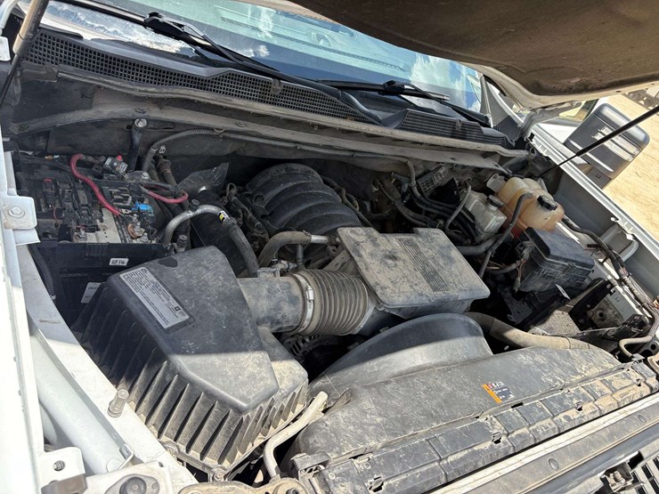2021-chevrolet-3500hd-image-35