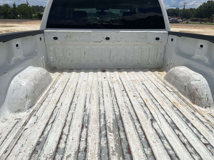 2018-chevrolet-silverado-1500-image-14