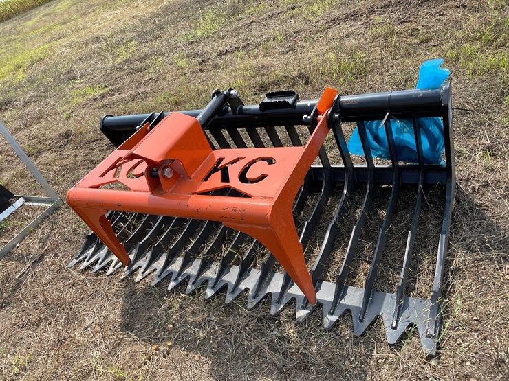 #9759-•-kc-universal-mount-rock-grapple-bucket-image-1