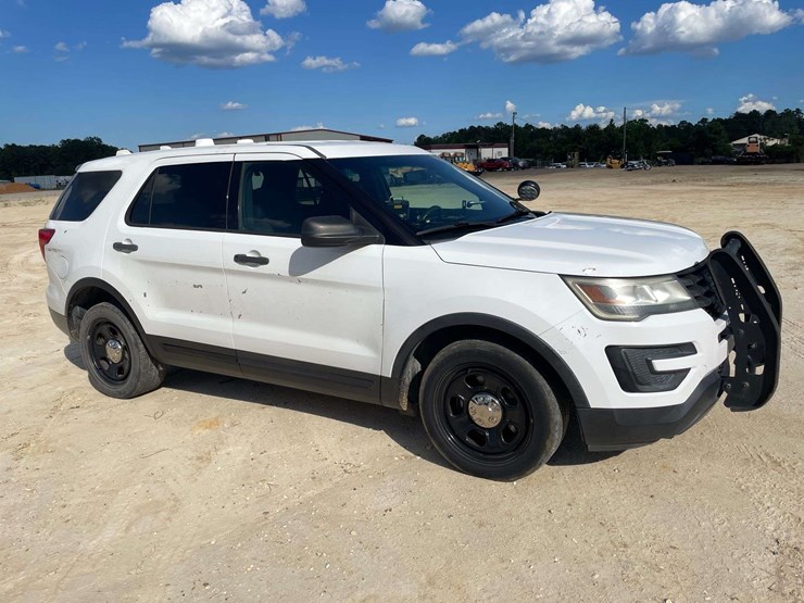 2018-ford-explorer-image-4