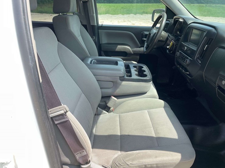 2017-chevrolet-silverado-1500-image-18