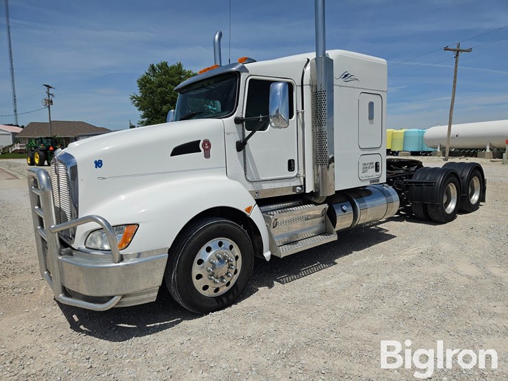 2014-kenworth-t660-image-1
