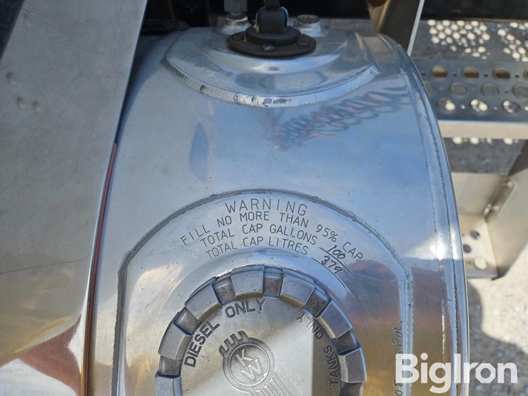 2014-kenworth-t660-image-19