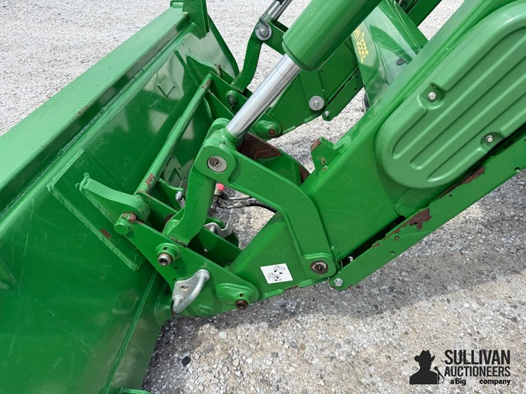 2016-john-deere-6130r-image-10