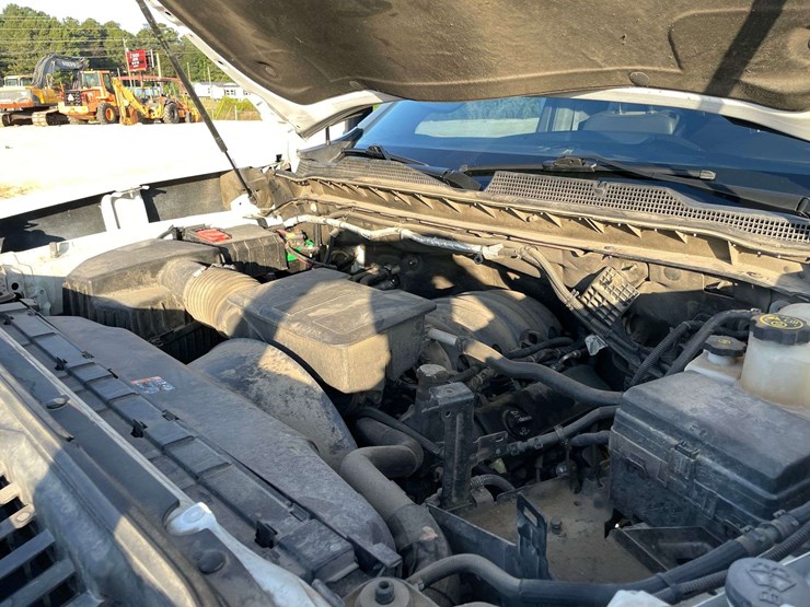 2021-chevrolet-silverado-3500-image-7
