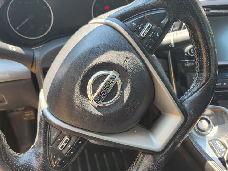#2809-•-2016-nissan-maxima-sl-(has-wi-title)-image-12