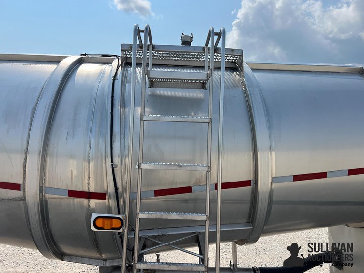 1976-polar-tanker-image-17