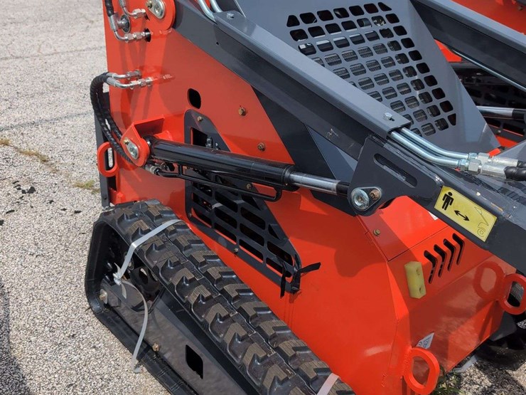 zjg-mini-skid-steer-loader-zj-380-(red)---15hp-image-2