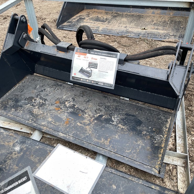#9805 • Mini Skid Steer 48" Combination Bucket Attachment