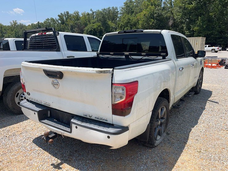 2017-nissan-titan-image-5