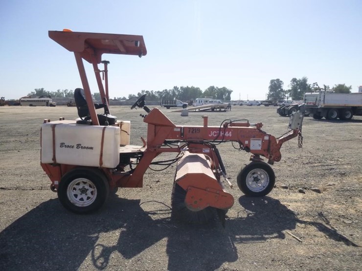 2014-broce-bb250b-image-17