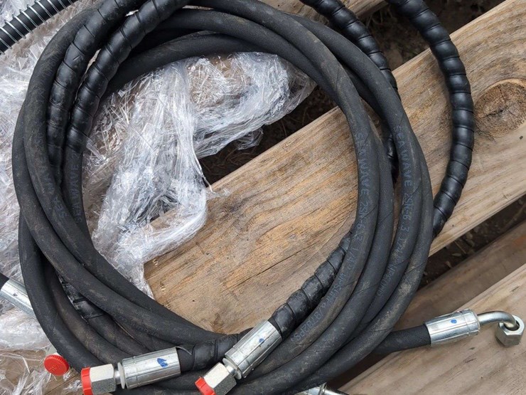 zjg-mini-excavator-and-skid-steer-loader-hoses-image-3