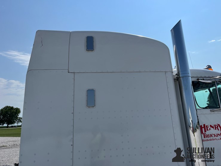 2000-peterbilt-379-image-19